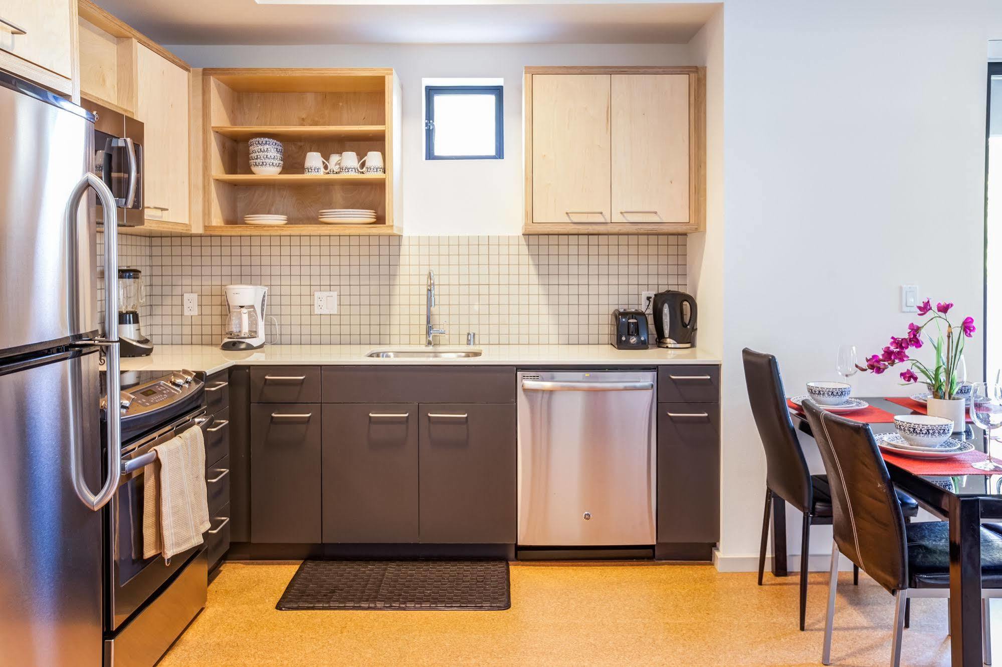 Heaven On Washington Fully Furnished Apartments ภายนอก รูปภาพ